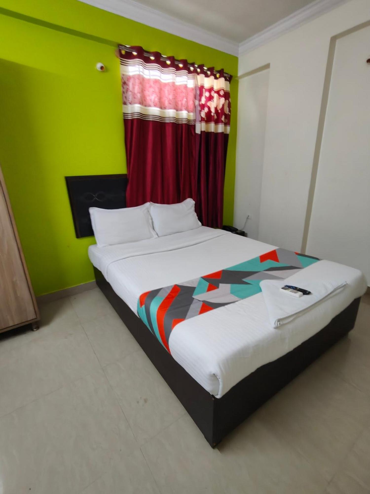 Ivory Pearl Hotel Bangalore Buitenkant foto
