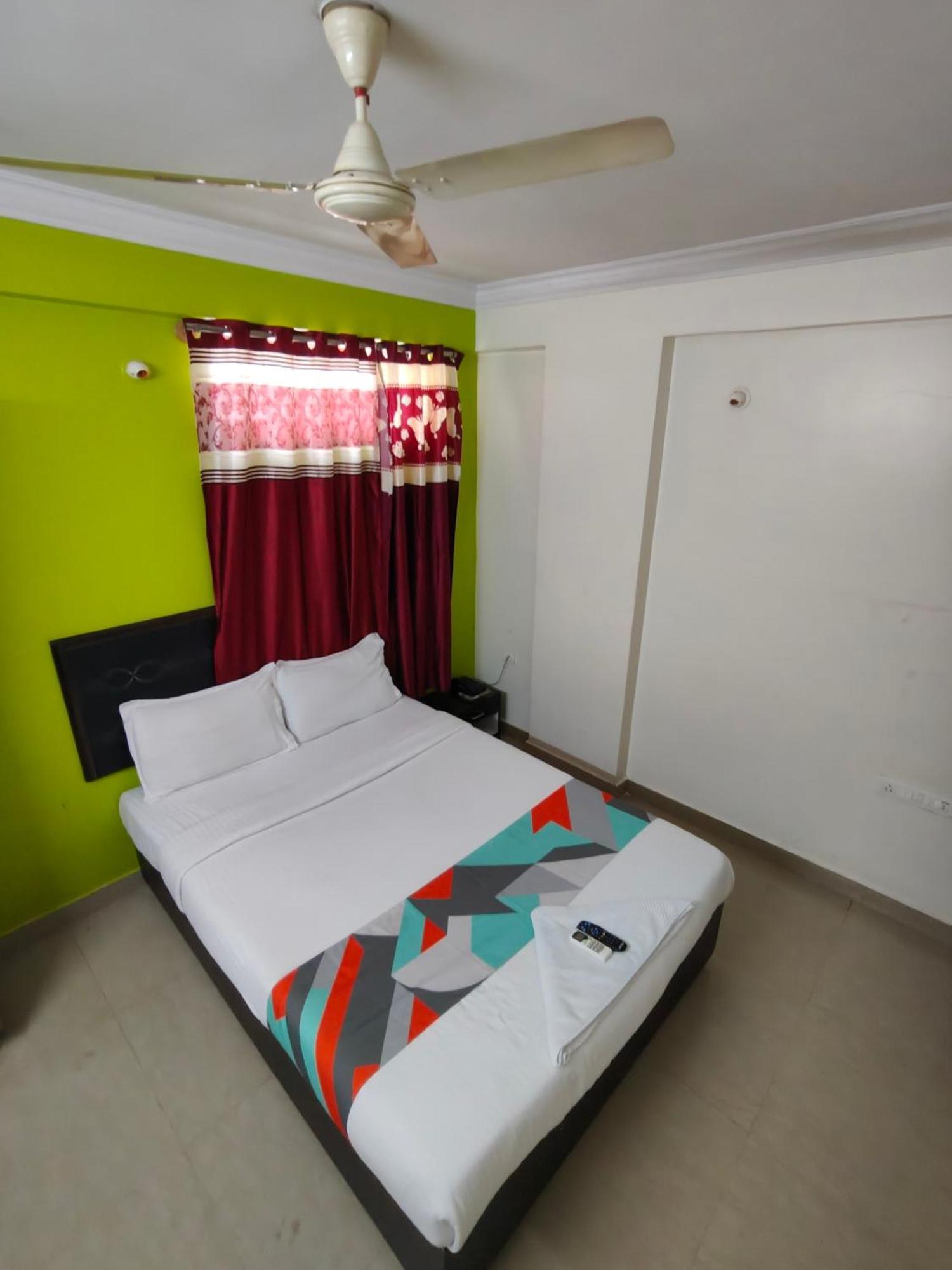 Ivory Pearl Hotel Bangalore Buitenkant foto